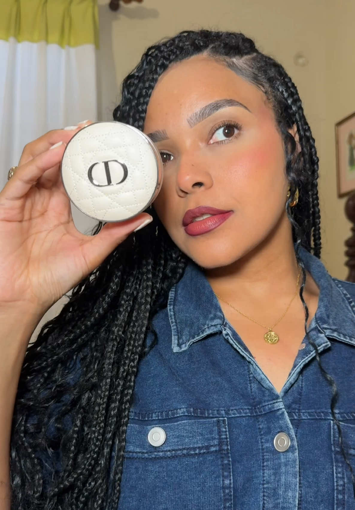 The @Diorbeauty Forever New 24H On Set Powder!✨ The blurring, waterproof loose setting powder that mattifies and smoo...