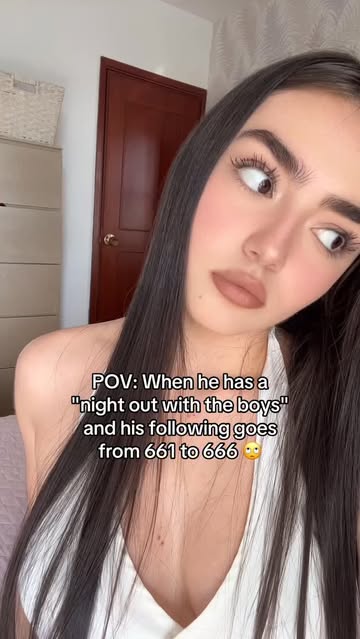 and then I see on The Ick app that it’s only girls, including one who is EXACTLY his style #stalking #stalker #joegol...