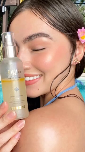 Piel jugoso para verano☀️ Cuida la piel rojiza de verano con un chute de esta botella. Además de dejarte la piel sana...