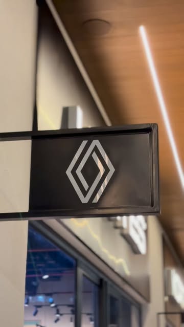 Bienvenidos al primer concept store de Renault en Ecuador. Un showroom donde la marca se vive de forma inmersiva: dis...