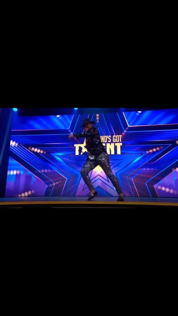 Para mi fue un placer y a la vez un reto participar en @hollandsgottalent y representar a mi pais #republicadominican...