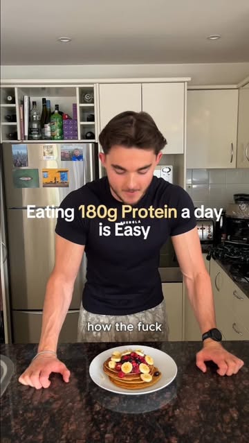 These 70g protein pancakes are a cheat code #proteinpancakes #proteinrecipes #proteindiet #proteingoals #highproteinr...