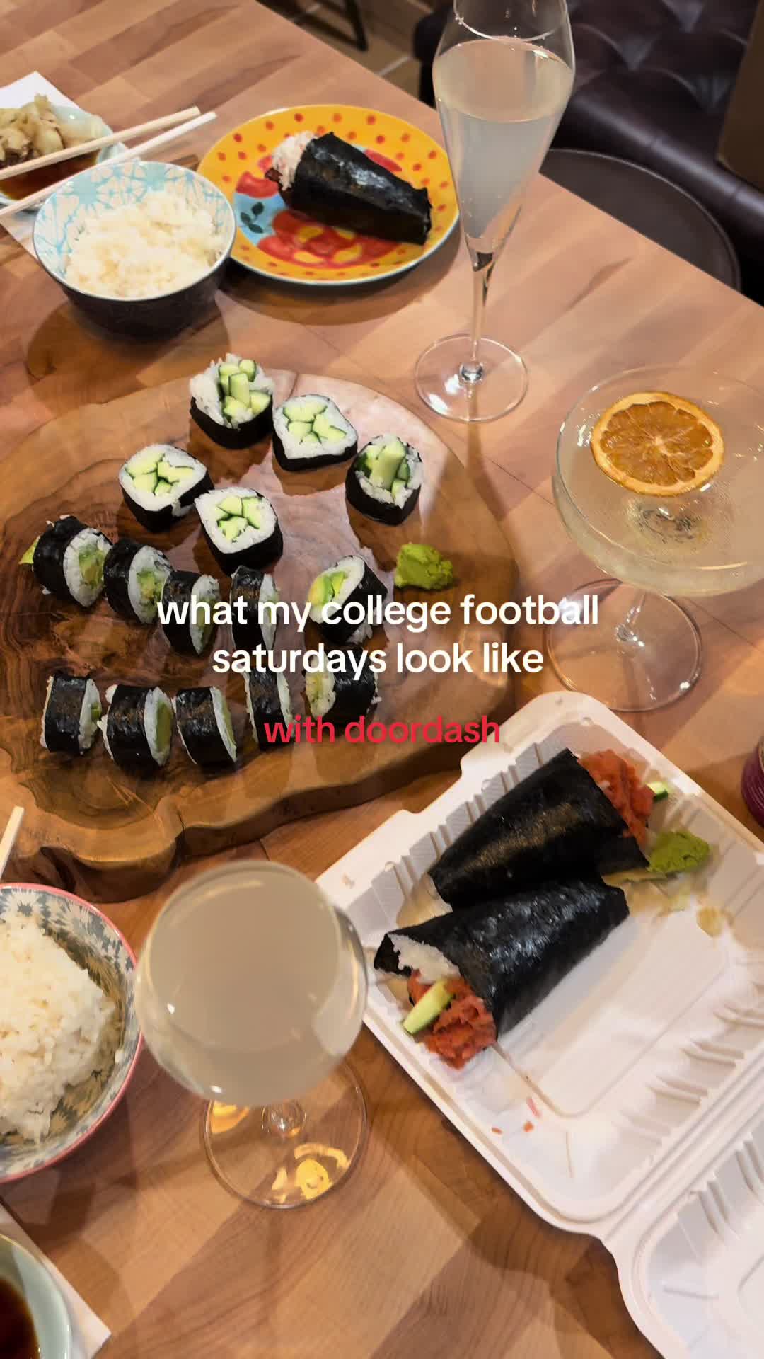 A night in watching college football + dashing sushi 🍣 🏈 couldn’t ask for a better Saturday @DoorDash #sushi #colle...