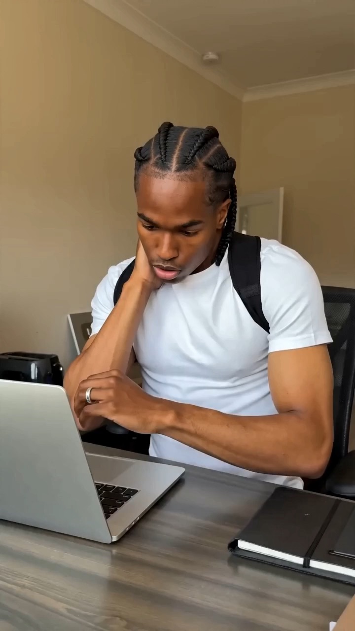 UGC posture corrector video