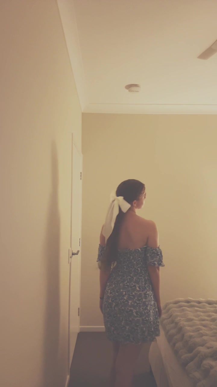 My neck looks naked. #feelincute #lipsync