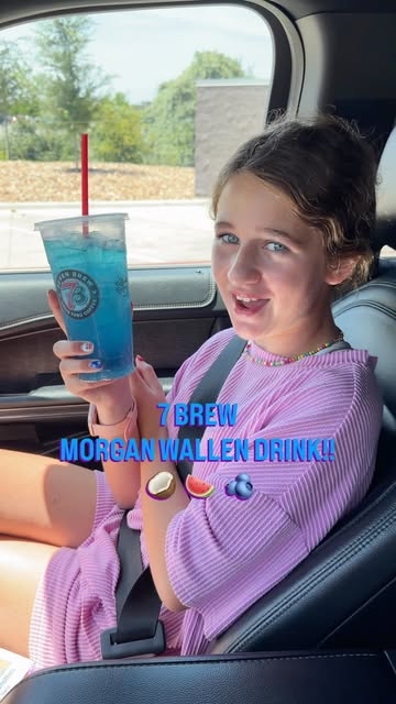 Little Wallen had to go make a @morganwallen drink at @7brewcoffee ! #morganwallen #beenbynow #7brew #fundrinks