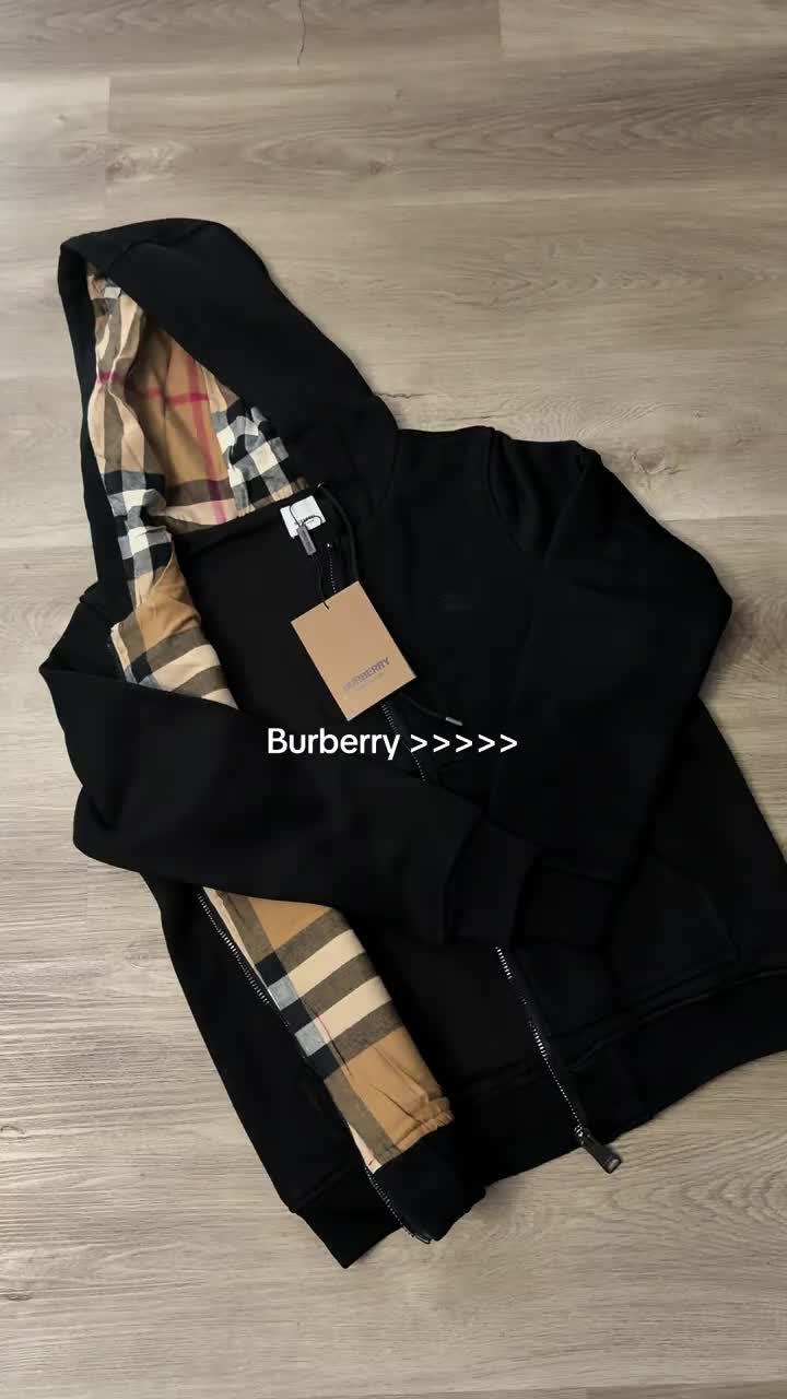 Black Burberry hoodie🔝🔥 #viralvideos #viral #andiamoneiperteee #fyp #burberry