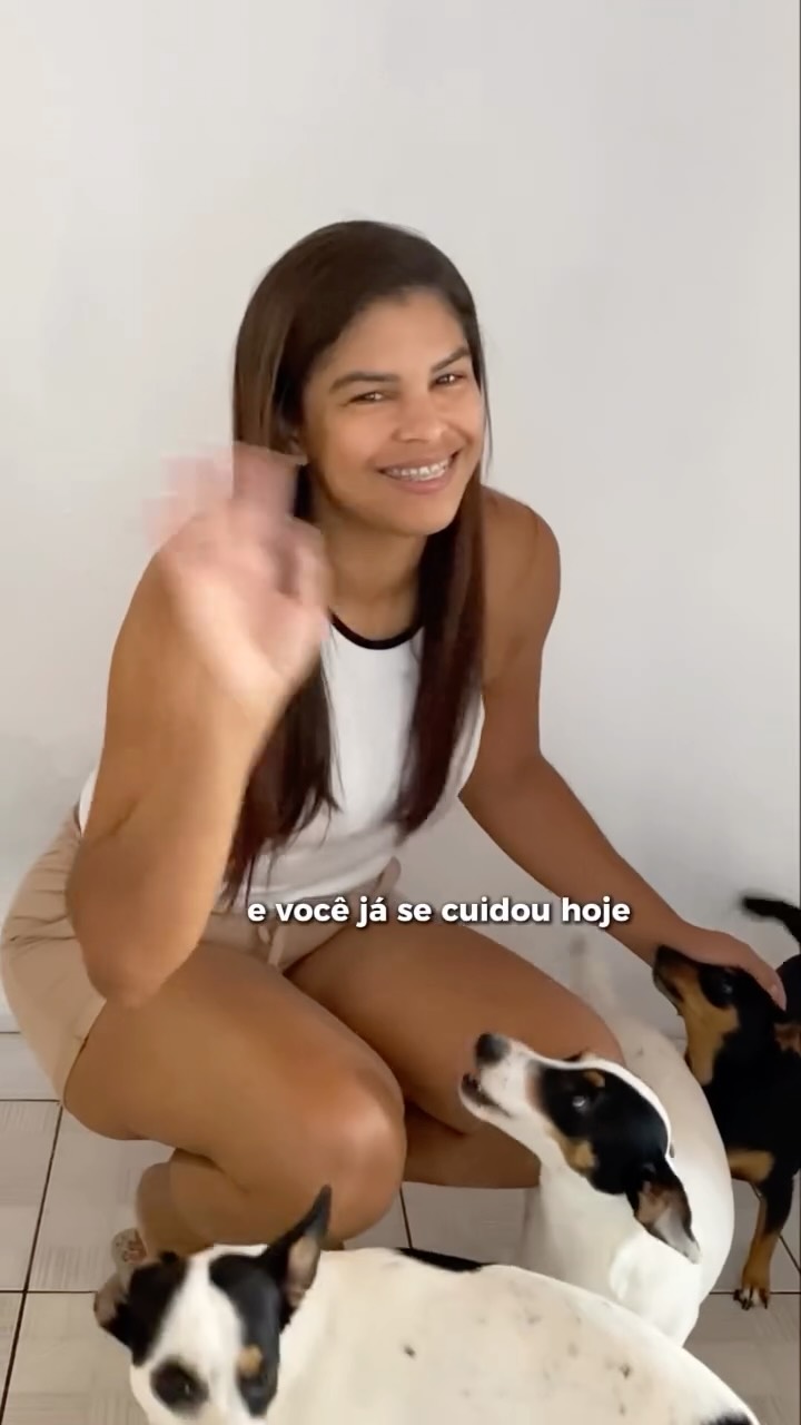 Nada supera a sensação de frescor logo cedo e aquele cheirinho que abraça a gente o dia todo. O meu “momento eu” de h...
