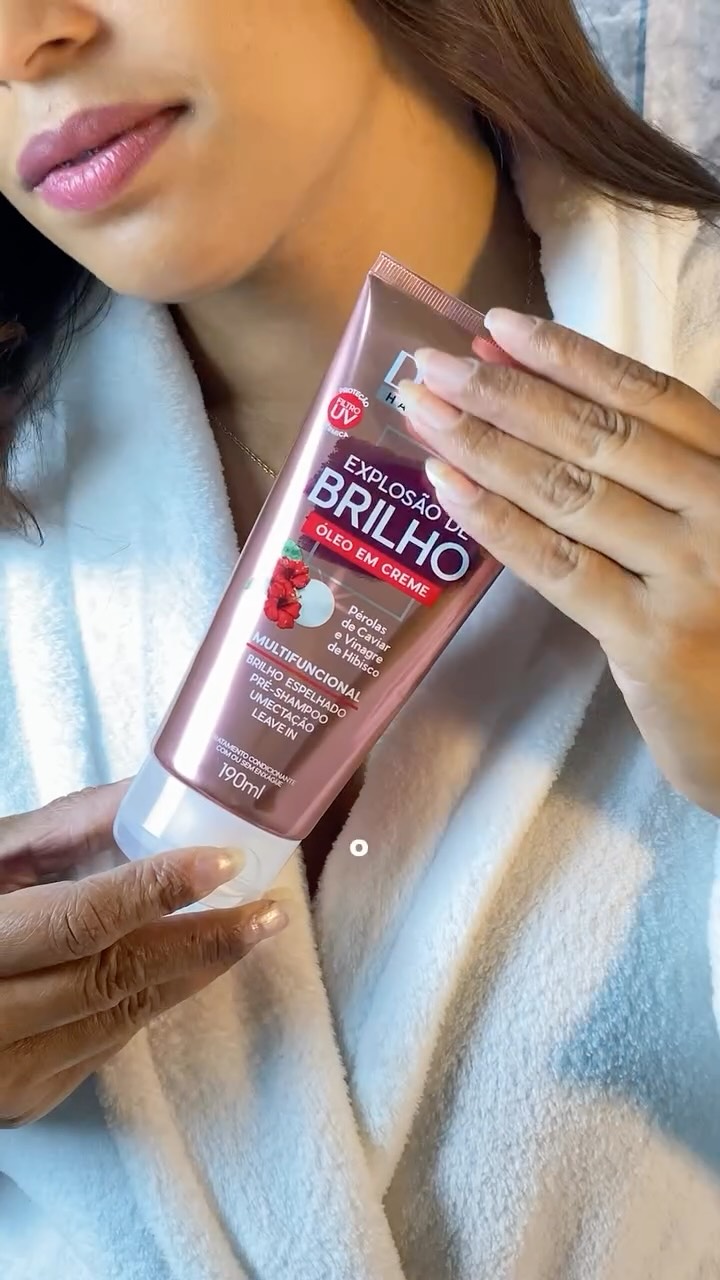 Brilho, proteção e praticidade em um só tubo.✨💇🏽‍♀️ Transformei minha rotina com o Explosão de Brilho da @dabelle....