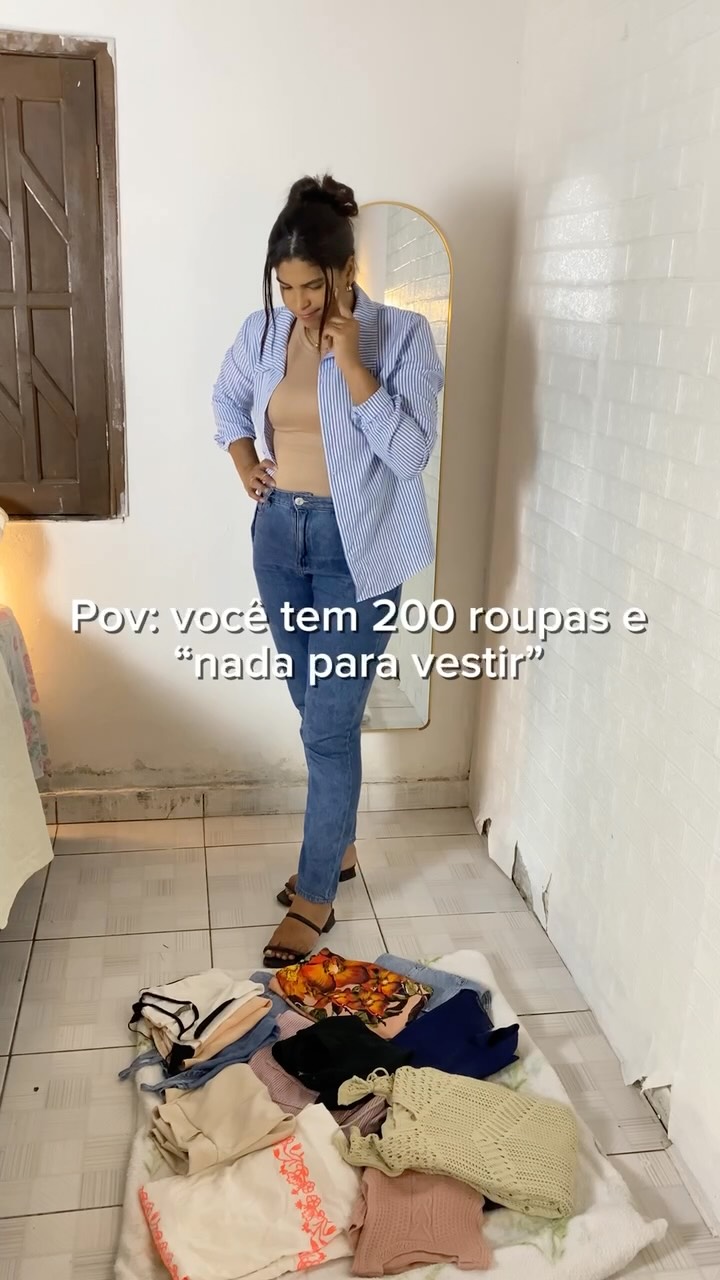 Baixe o @essembl e dê um up no seu estilo com novas ¡deias de looks usando o que você já tem no guarda-roupa.📲🧥 #ap...