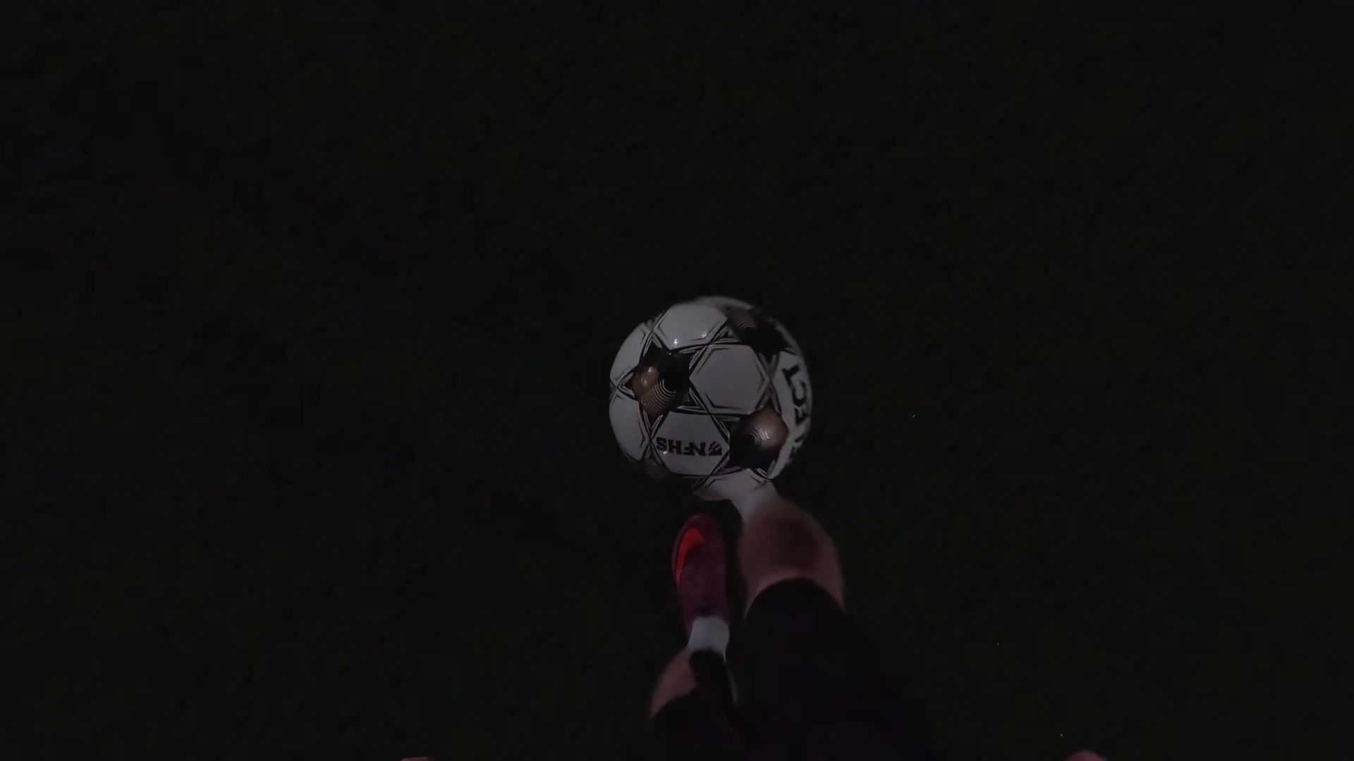 Calm juggle video ❤️ #skills #freestyle #footballtiktok #footballskills #soccer