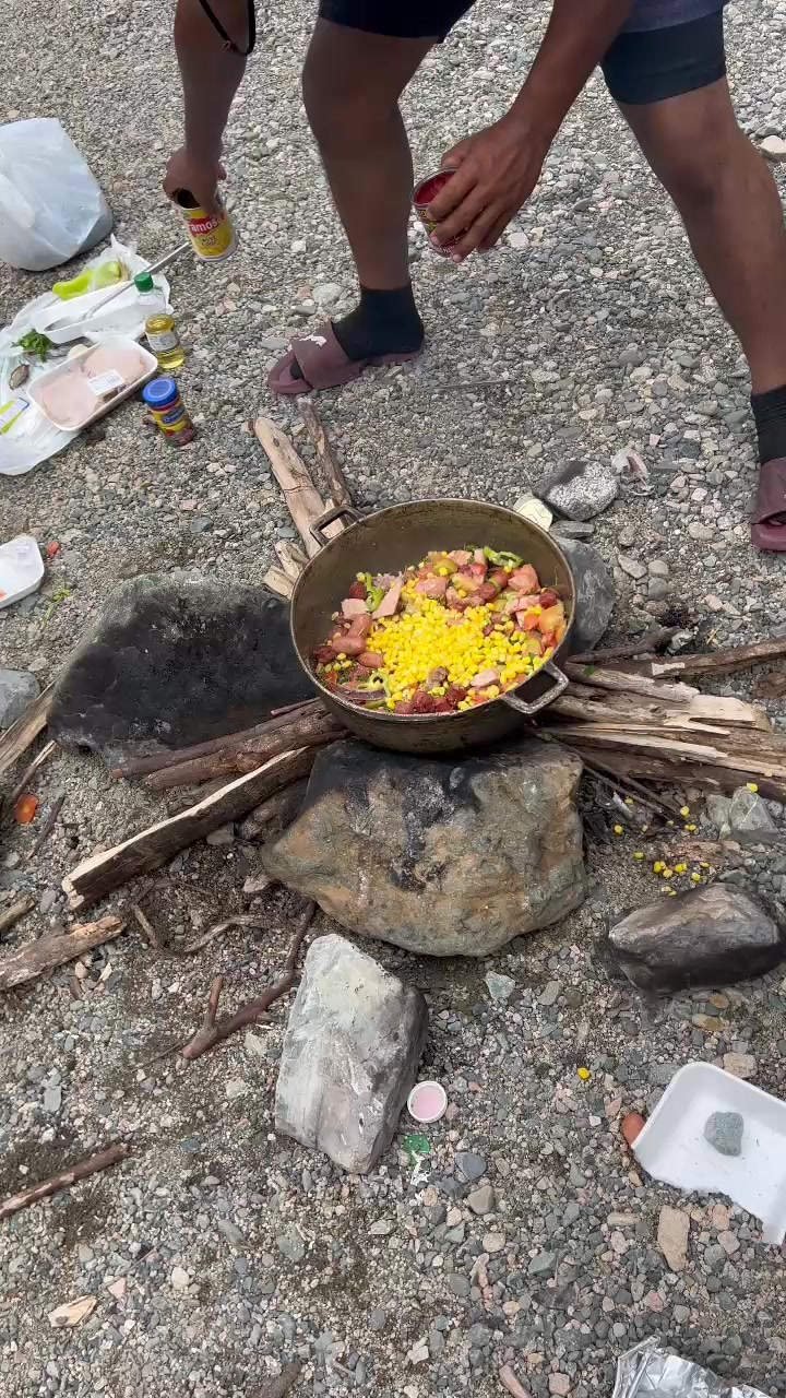 Comidita en el rio🤤