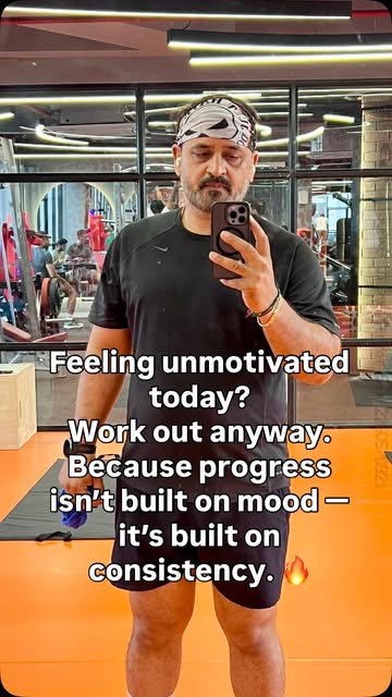 Motivation रोज़ नहीं आएगी… लेकिन discipline रोज़ तुम्हें आगे ले जाएगा. 💪 आज मन नहीं है? फिर भी workout करो. क्योंकि...