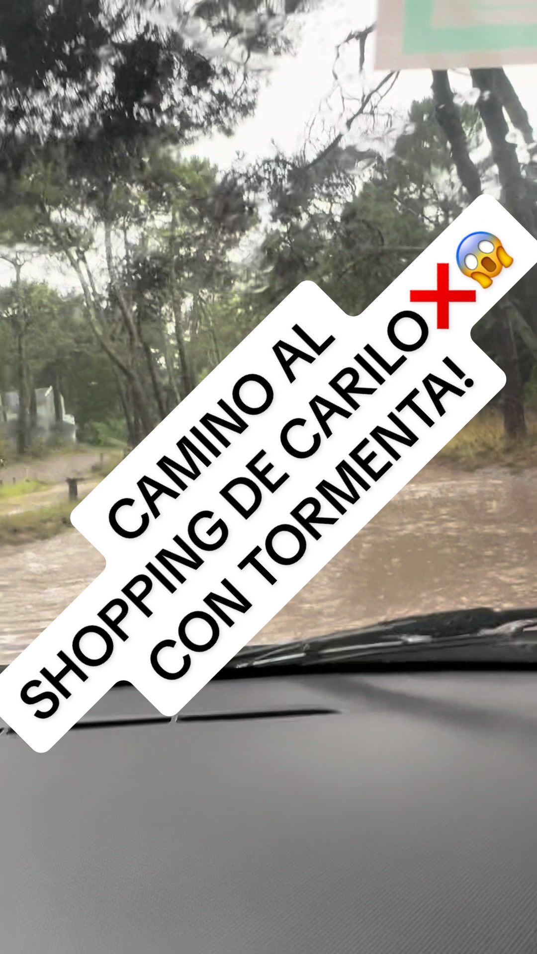 Nos pasó de todo en la playa con la tormenta, nos fuimos al shopping pero ❌❌❌😱😱😱😱 casi lo lamentamos! Este solo f...