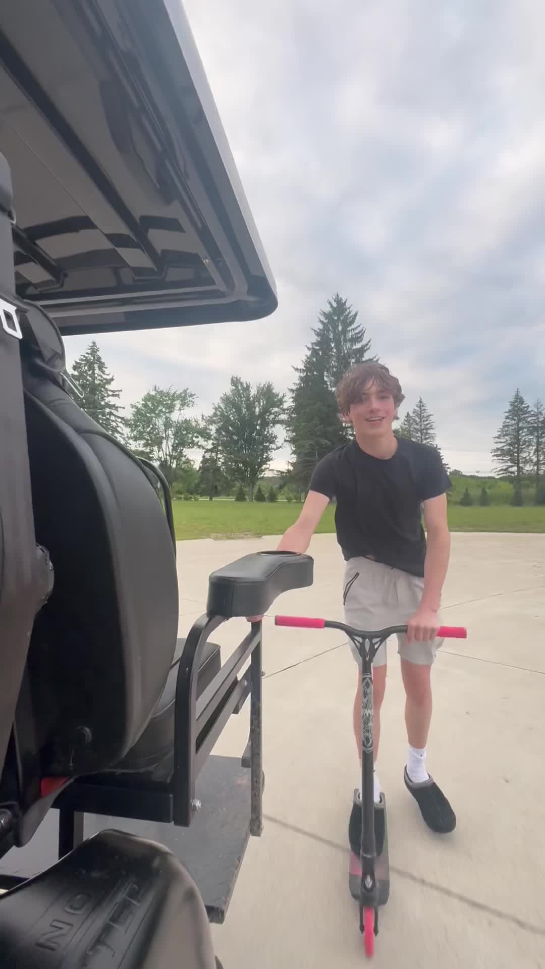 Don’t peep the end😂 🍃#scooter #wheelie #fyp