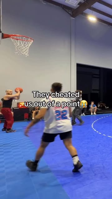 Camera a tell you a different story😂 • #basketball #tuff #cheated #hoopers #StanDareToPost