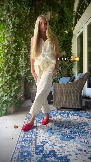 mom outfit for the day 💛🧸✨ but for real now haha! a day in my life usually looks like pajamas, gym clothes, a swims...