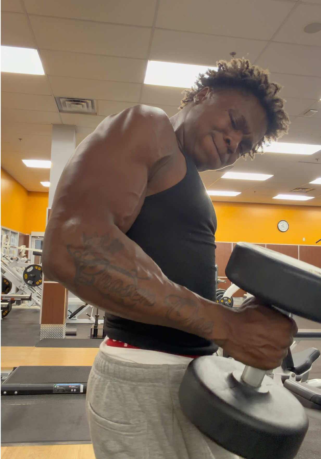 My form took a shi at the end, true set too failure😛#gymmotivation #armday #gymtok