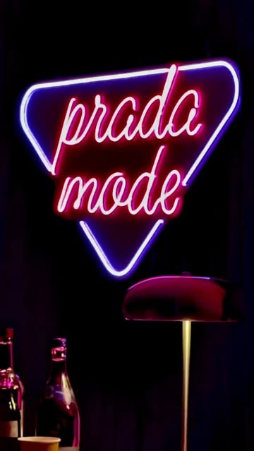 ✨Immersed in the world of PRADA MODE LONDON✨ 🥰 @prada #PradaMode #pradamodelondon #prada #luxuryculture #artandfashi...