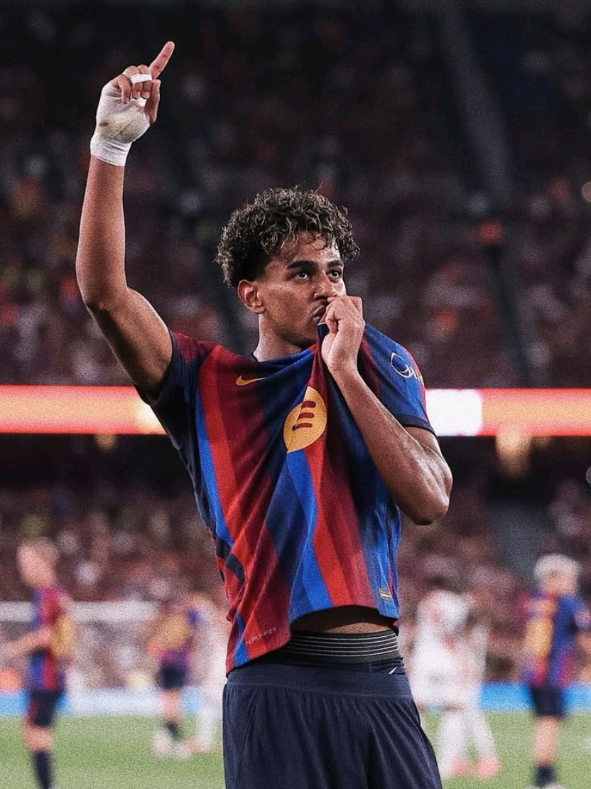 Lamine Yamal vs Galatasaray free clips 4k #lamineyamal #fcbarcelona #championsleague #edit #footballskills dc: Timo FF