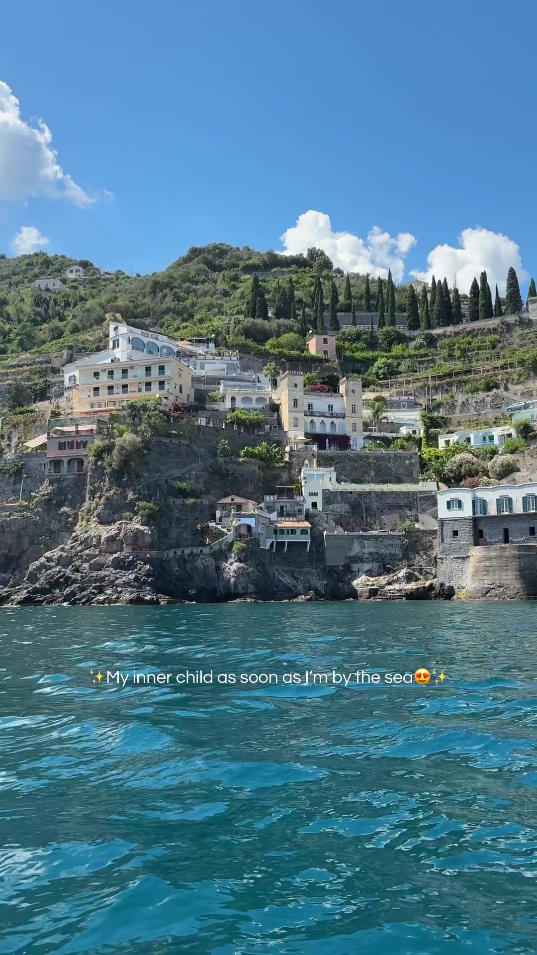 ✨ My inner child as soon as I’m by the sea😍✨ #sea #innerchild #happiness #happy #amalficoast