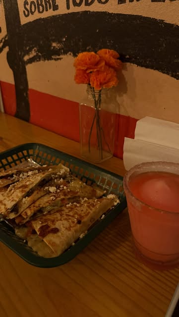 Mega obsessed con @acapulcotaqueriapr tienen las mejores margaritas y la mejor comida mexicana y no lo pienso discuti...