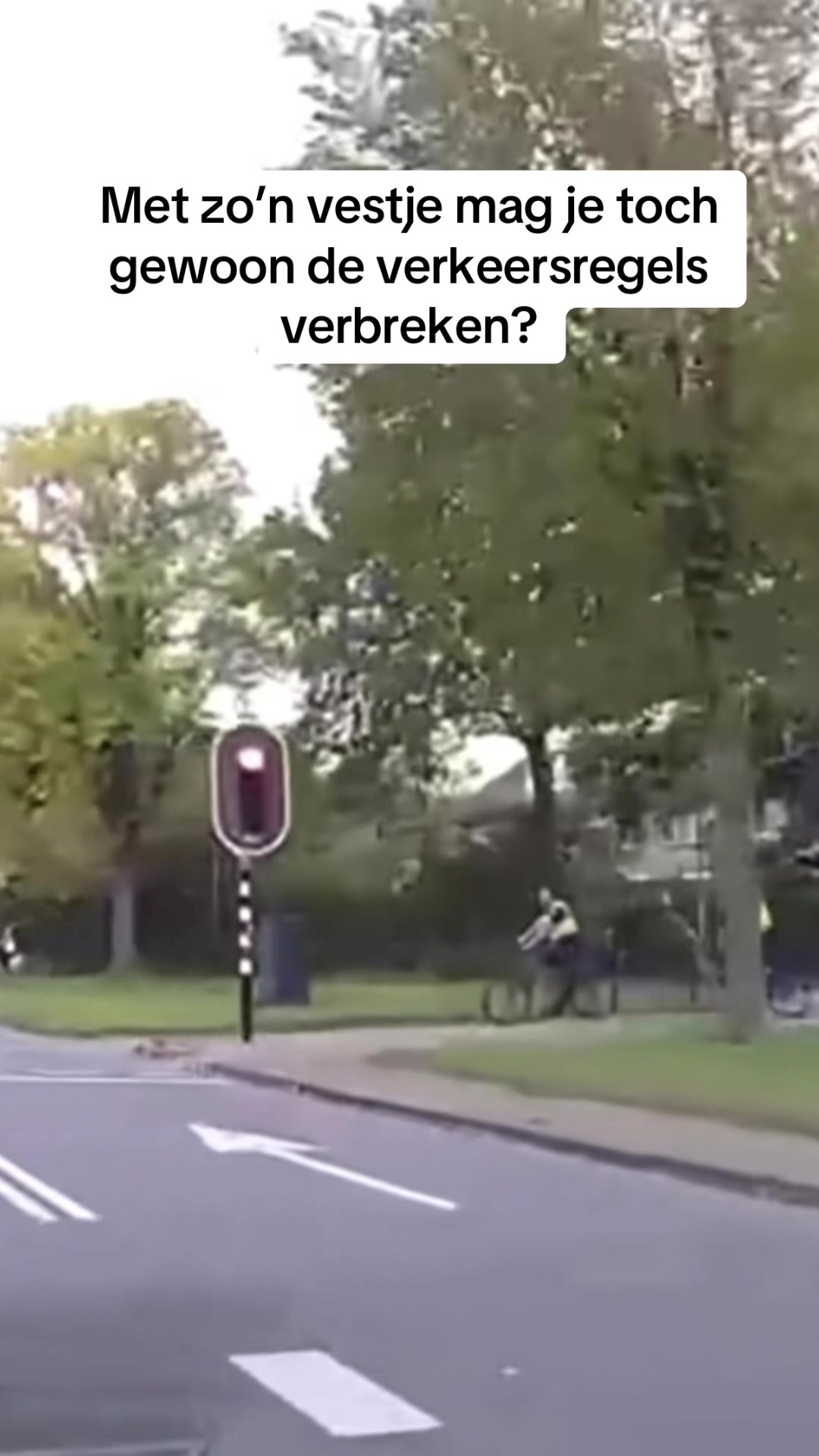 Vestje > rood stoplicht #dashcam #stoplicht #fiets #fyp #rood