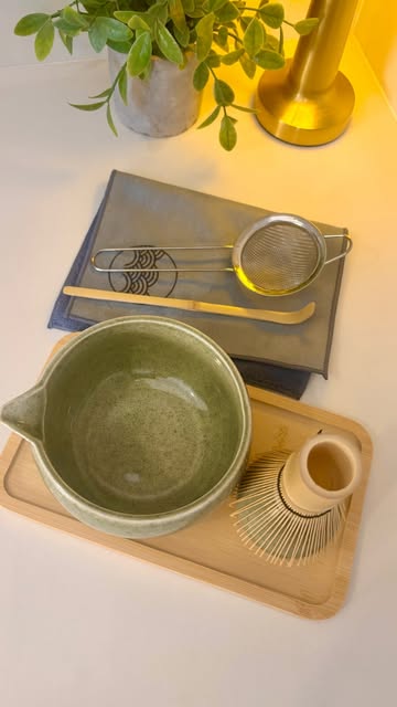 A little something to make my matcha mornings even more special 🍵🤍 Obsessed with this beautiful set from @mokulivin...