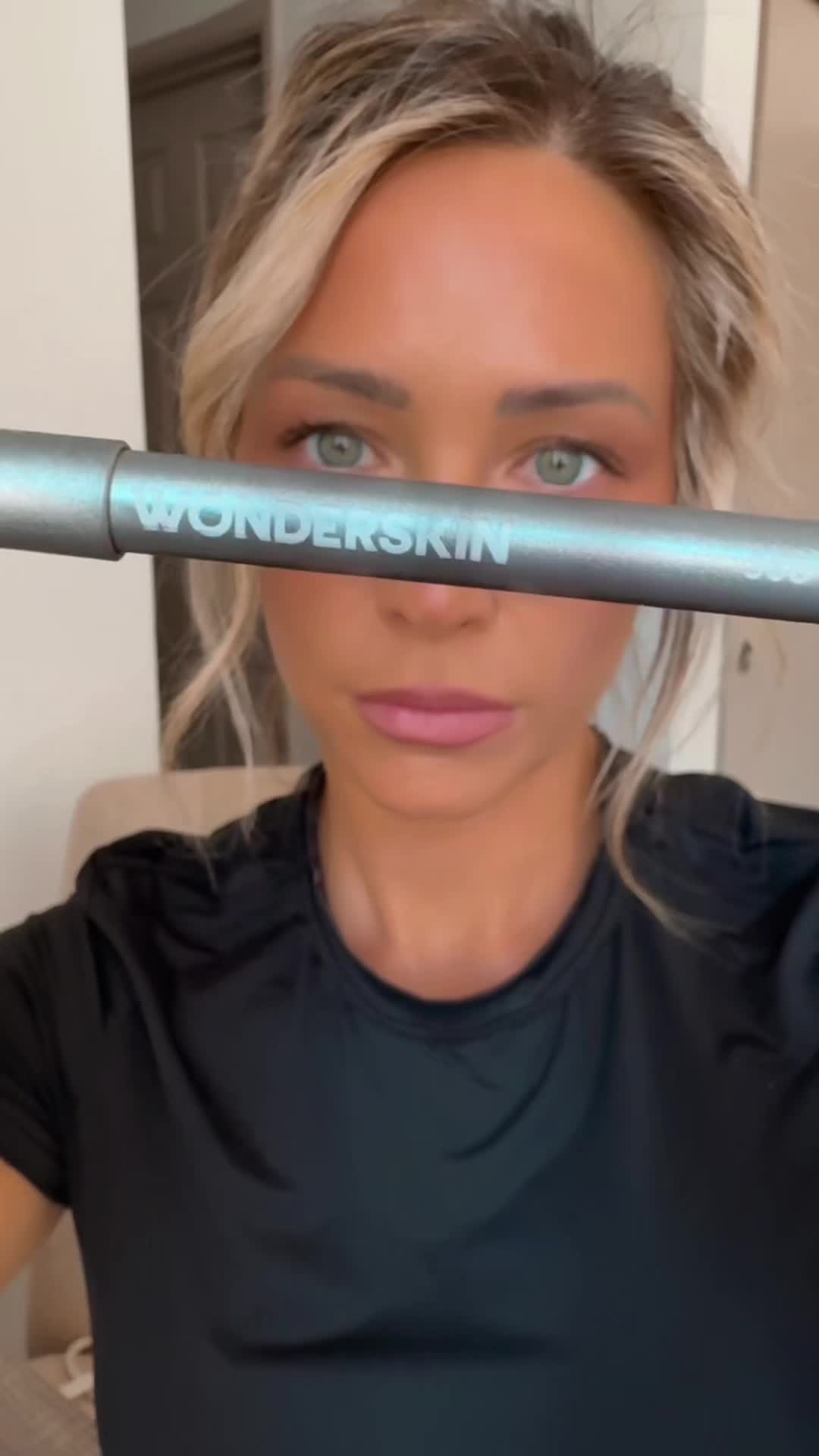 the lip color I am always getting asked about @Wonderskin #saddle #lipfaves