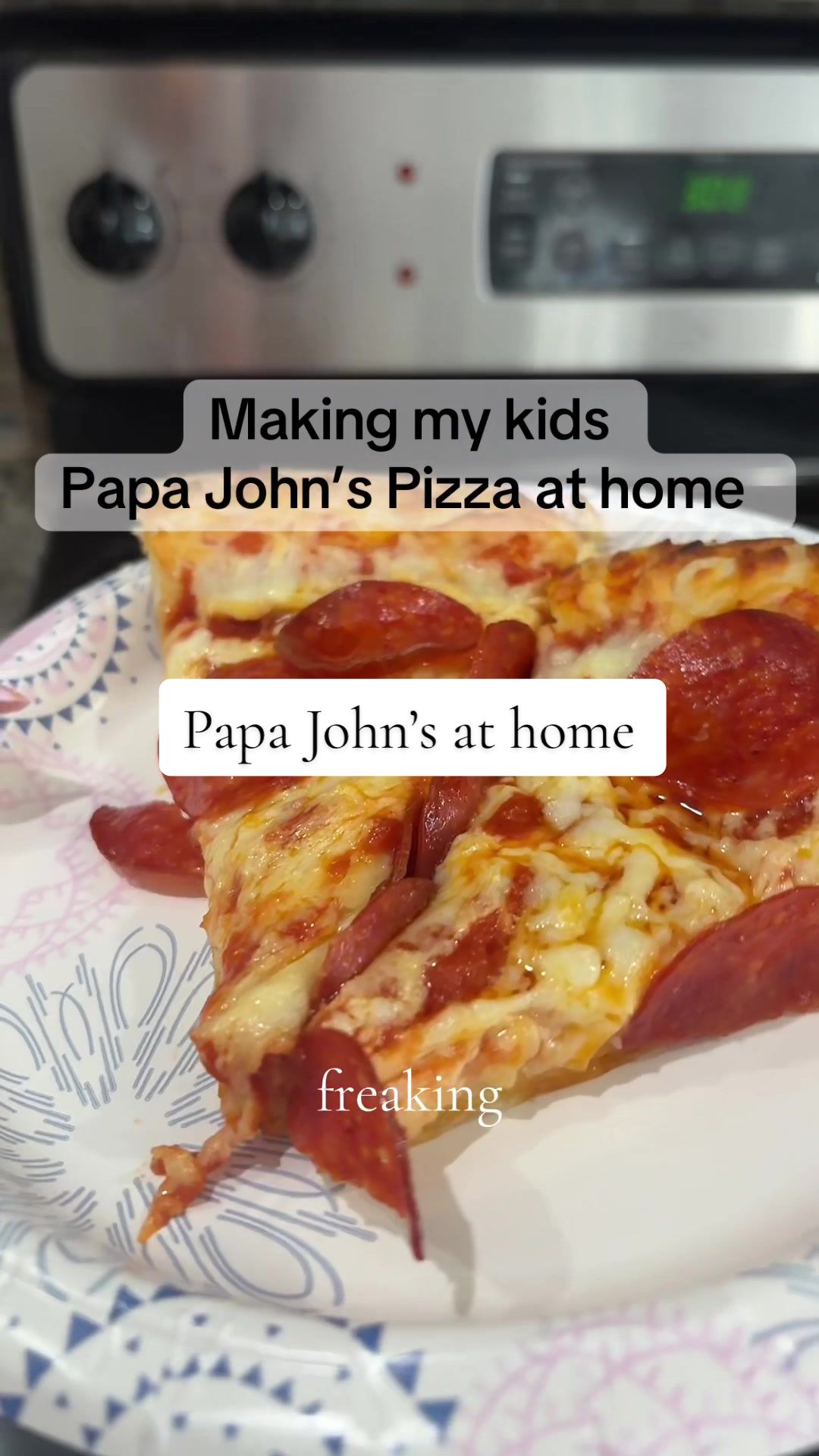 Do yall think they’ll notice? 😏🍕#lunch #pizza #papajohns #foodathome #fypage