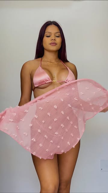 “¡Carnavales se acercan y la Colección Pink de Fashion Design tiene el traje de baño perfecto para ti! ✨ Luce radiant...