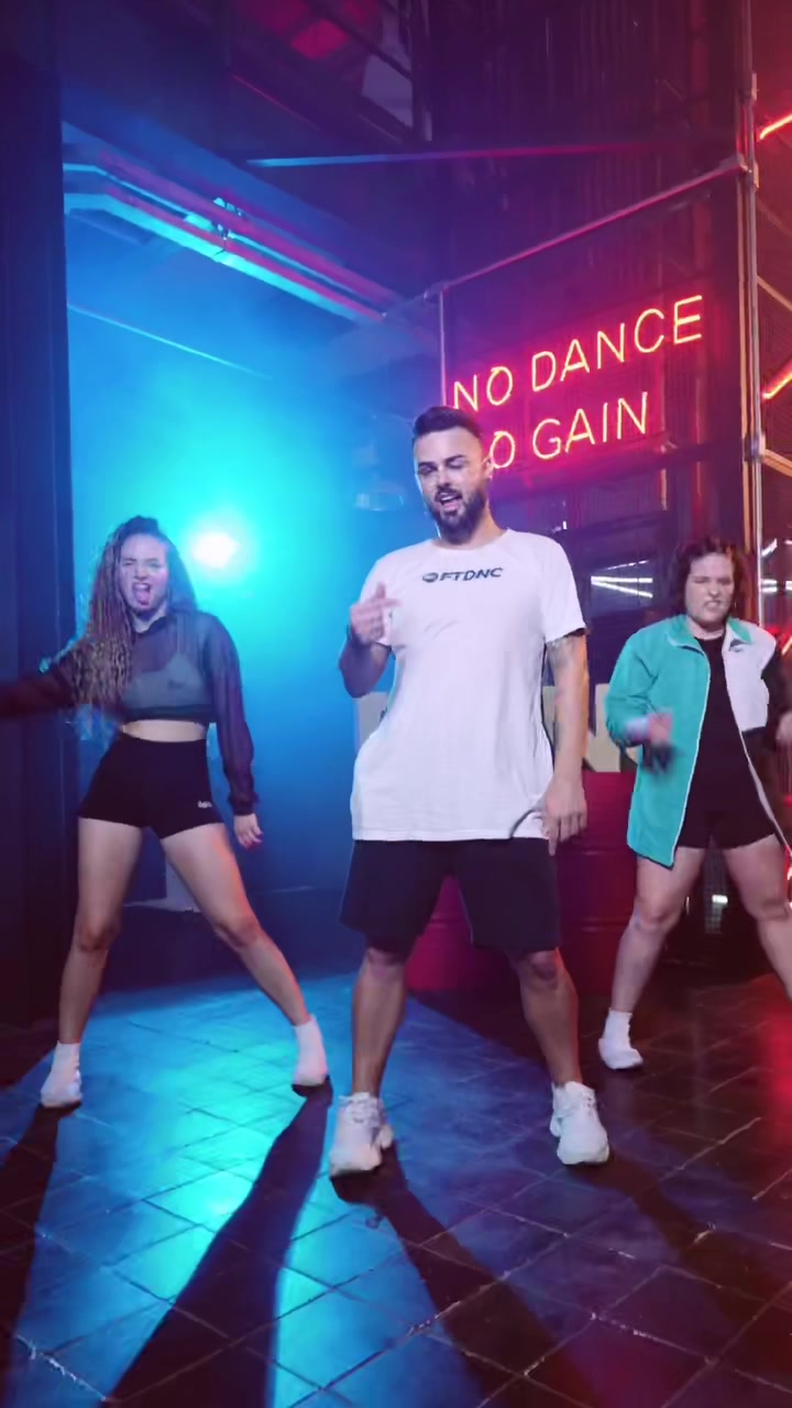 "Good 4 u"⠀⠀⠀⠀🎤 @oliviarodrigo🔥#Coreografia para vocês!⠀⠀⠀⠀🖥 YouTube.com/FitDanceswag @fitdanceswag. @vickpirees @...
