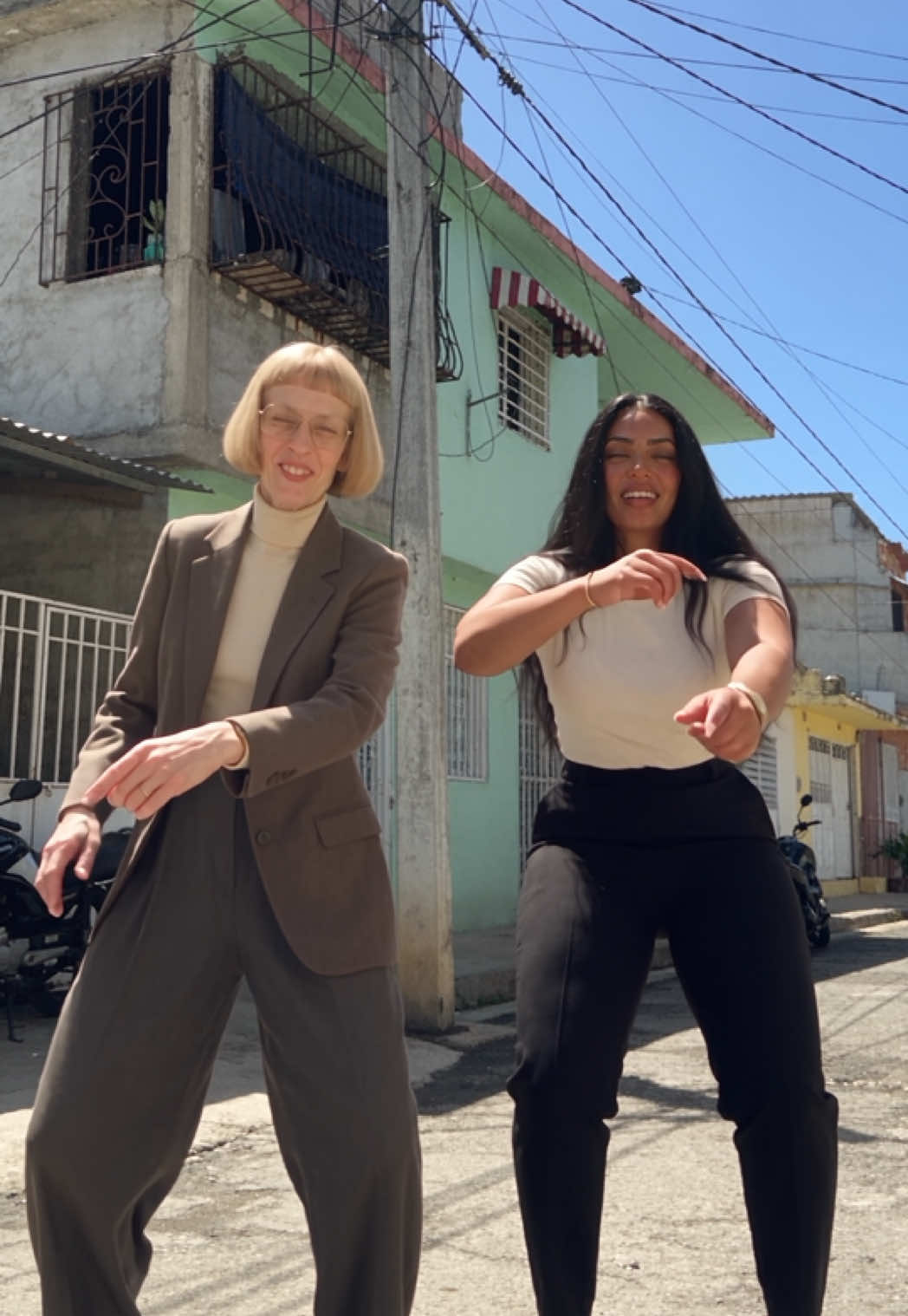 Ese flowwwwww de @𝐁𝐫𝐚𝐳𝐢𝐥𝟐𝟏 🔥🔥🔥🔥 #dr #gringa #elsjansen #fy #santodomingo Prima: @Selena Encarnacion