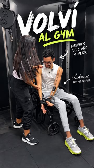 Después de 1 año y medio sin pisar un gimnasio, oficialmente VOLVÍ. 🥹💪🏼 Eso sí… encontrar gimnasio fue parte del e...