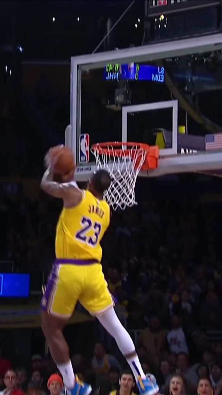 LEBRON JAMES BREAKS OUT THE REVERSE SLAM! 👑 😱 #nba #highlight #topplay