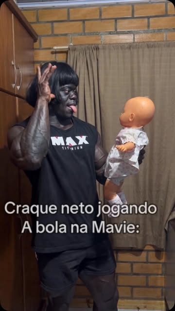 Pra que jogar a bola na mavie po