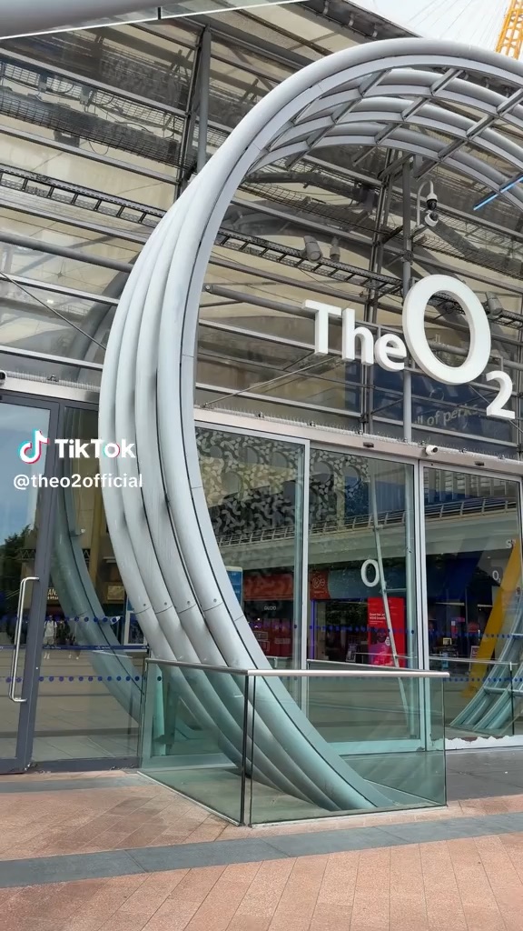 Outlet Shopping at The O2