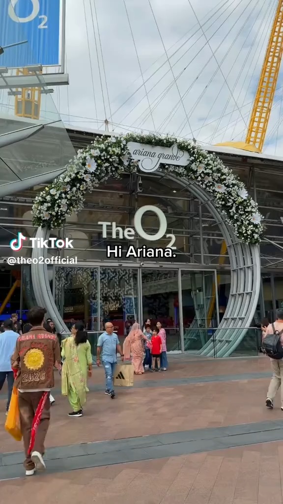 Ariana Grande Tour Content