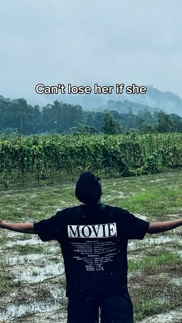 Can't lose her if She- . . . . . #reels #fyp #viral #trending #hijab #pinterest #explore #aesthetic