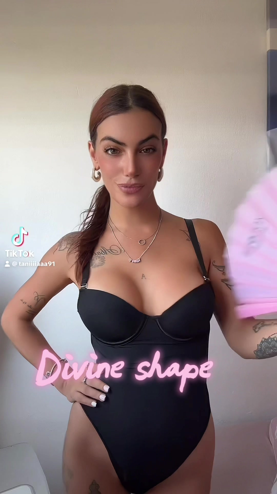 PUBLI 🖤 Como es este body de @DivineShape 🫣 Gracias equipo 💗🌸 #publi #body
