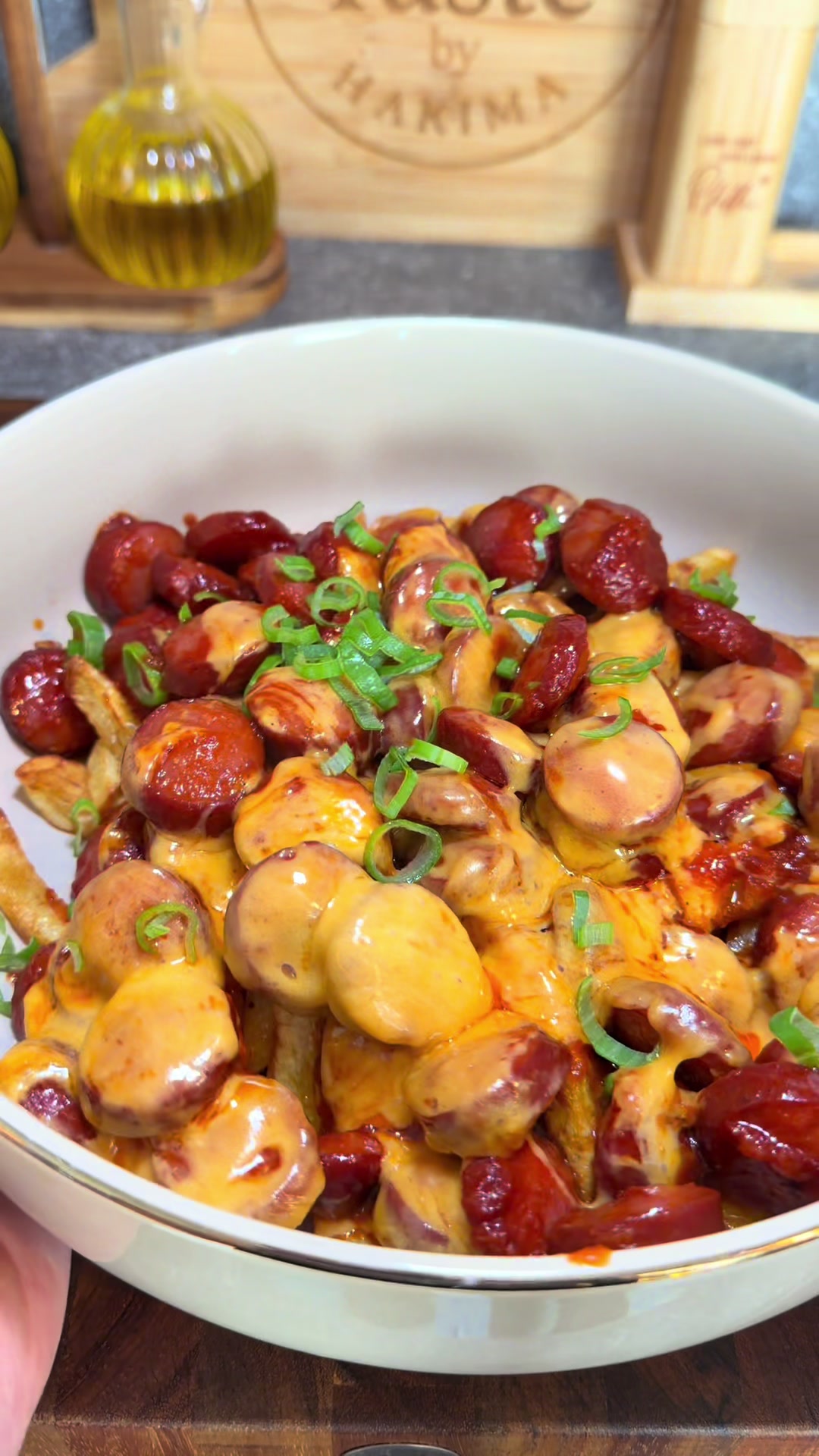 🌭 LOADED HOT DOG FRIES BOWL 🍟🧀 Wenn du auf Cheesy Comfort Food stehst, musst du diese Bowl ausprobieren! 🤤🔥 Knus...