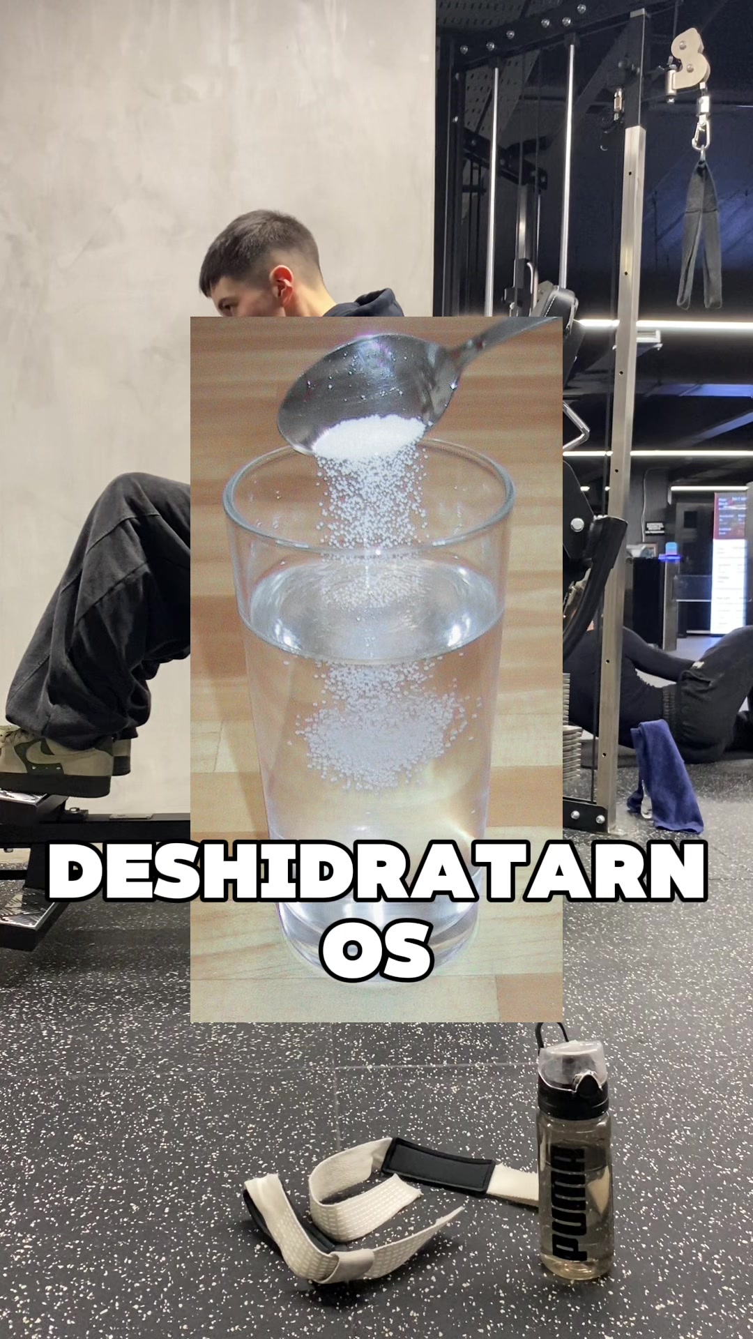 ¿Tenemos que añadirle sal al agua para no deshidratarnos? En este video respondo con evidencia. Estas son recomendaci...