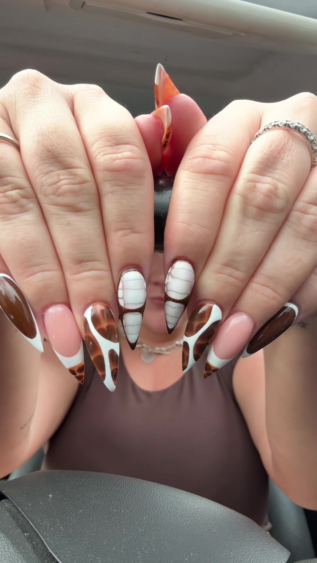 Autumn nails are here 🍁🍂 ##nails @@𝑳𝑴𝑩𝑬𝑨𝑼𝑻𝒀𝑩𝑨𝑹✨