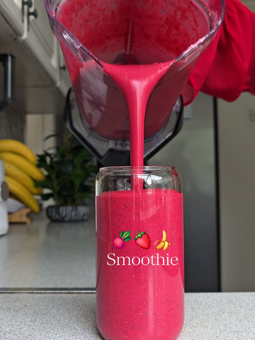 🫜🍓🍌 the best post workout smoothie that support muscle recovery from beets Vitamins and nutrients from strawberrie...