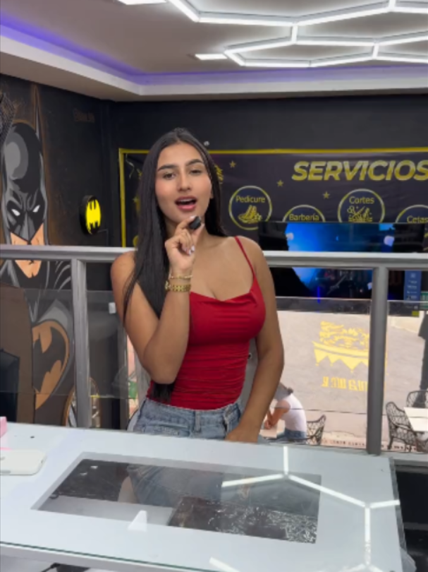 ¿Hace cuánto no te consientes las uñas? ¡Hoy es el día! 🤔✨ Ven a disfrutar de una experiencia de manicure y pedicure...