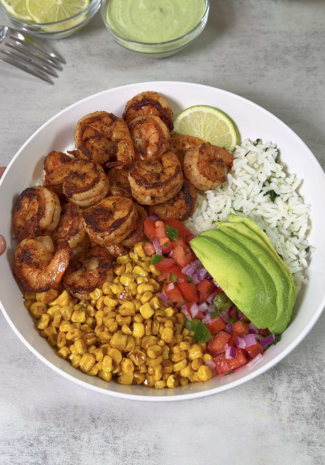 a week full of healthy recipes that don’t suck! 😁 all meals shown are posted on my page with full recipes, calories,...