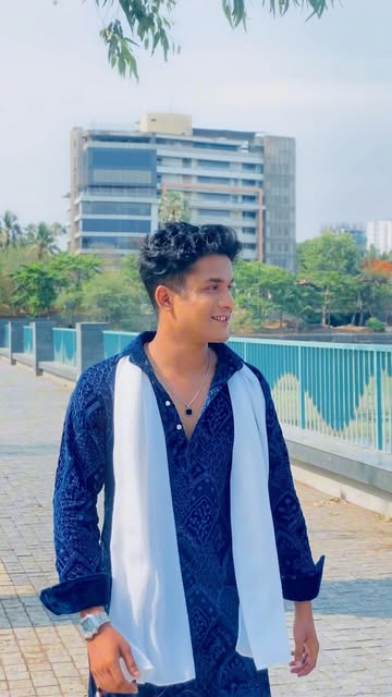 Tag Someome🦋🤍 . . #zaynn_shah #reels #reelsinstagram #explore #walk #love #foryou #kurta #reelsvideo #reelitfeelit...