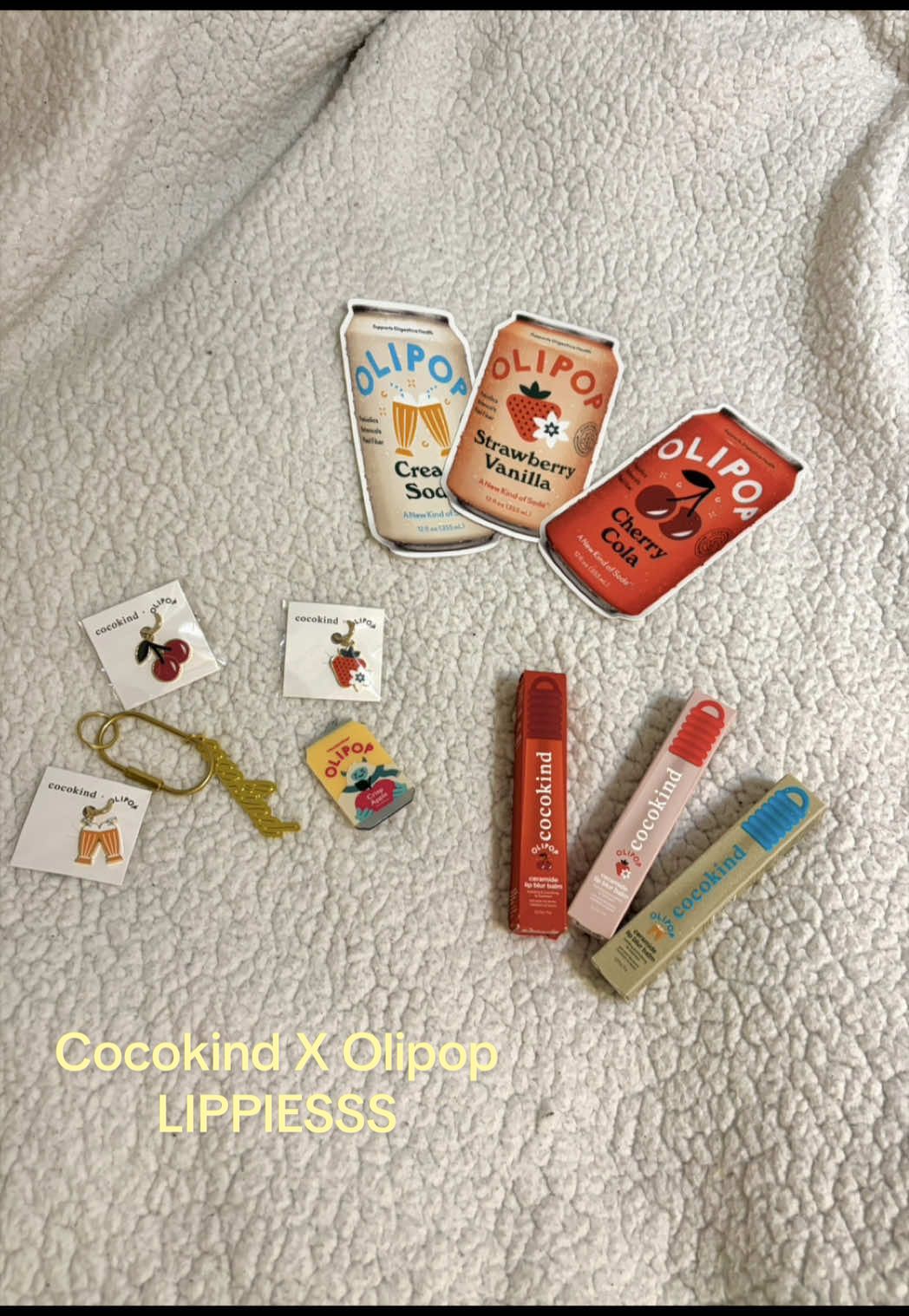 @cocokind @OLIPOP plus ASMR? Yupppp ✨ such good lippies!! #cocokind #cocokindlipbalm #cocokindbrandtrip #lipbalm #asmr