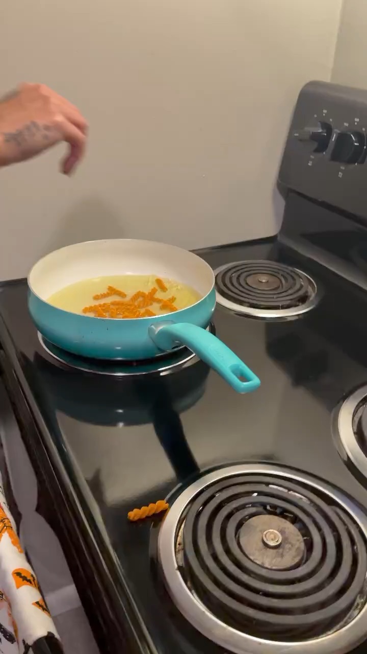 Making cinnamon twists