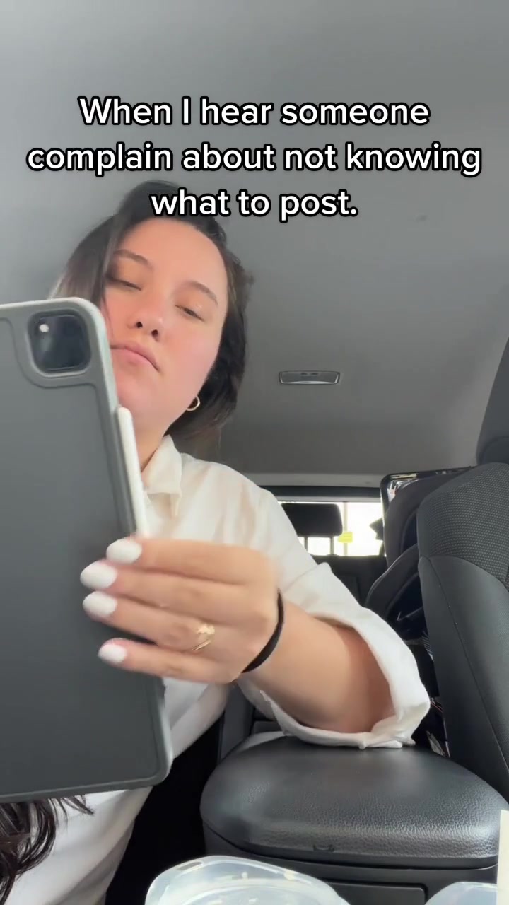Oh I love helping people go viral on TIKTOK and give you free content ideas that will attract your ideal clients. Tha...